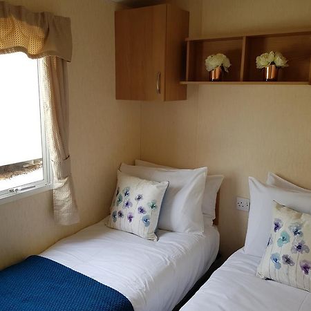 Pitch & Canvas - Self Catering At Broad Oak Farm Hotel แททเทนฮอลล์ ภายนอก รูปภาพ