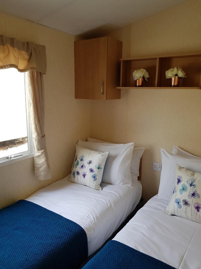 Pitch & Canvas - Self Catering At Broad Oak Farm Hotel แททเทนฮอลล์ ภายนอก รูปภาพ