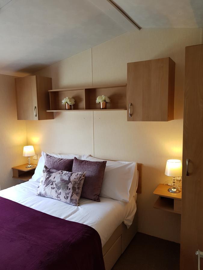 Pitch & Canvas - Self Catering At Broad Oak Farm Hotel แททเทนฮอลล์ ภายนอก รูปภาพ