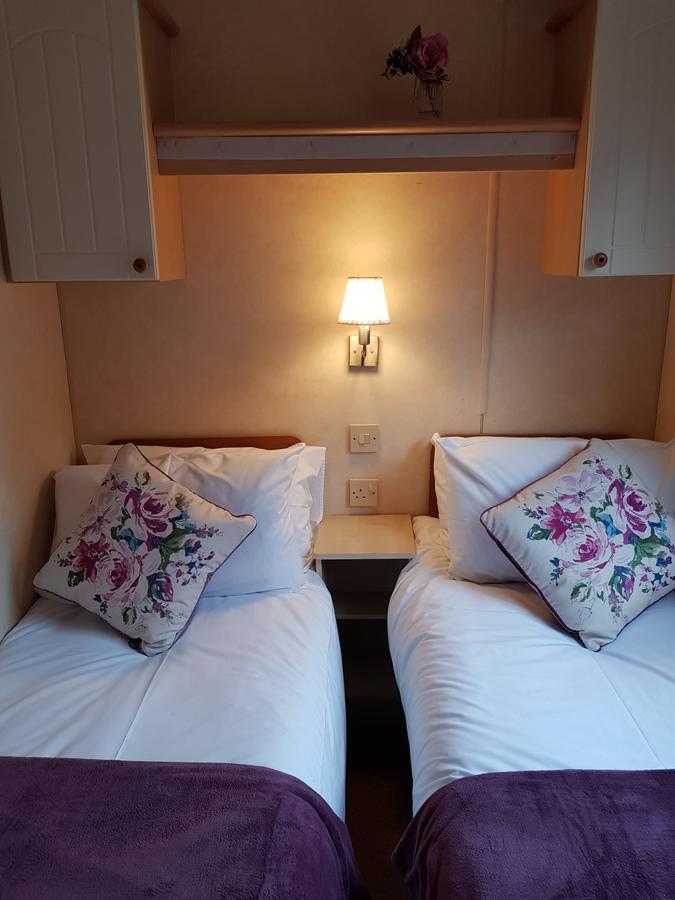 Pitch & Canvas - Self Catering At Broad Oak Farm Hotel แททเทนฮอลล์ ภายนอก รูปภาพ